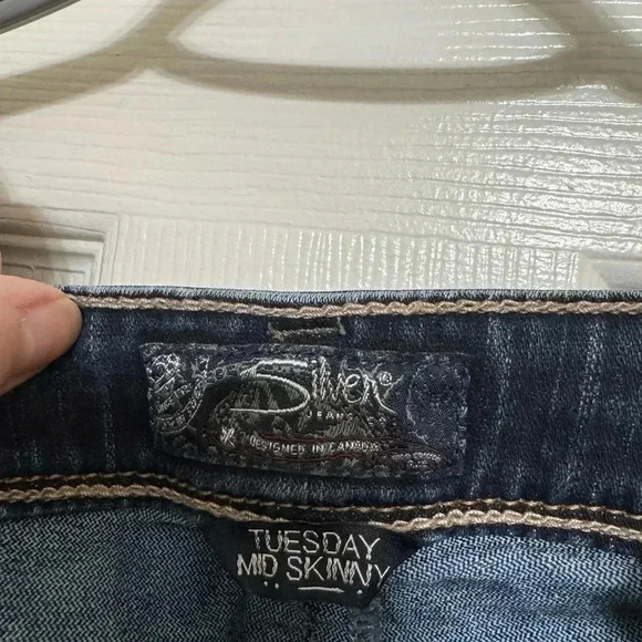 SILVER JEANS Tuesday Mid Skinny - Picture 10 of 10